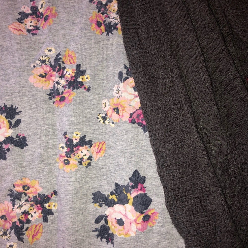 Cardigan/tank - Picture 2 of 2